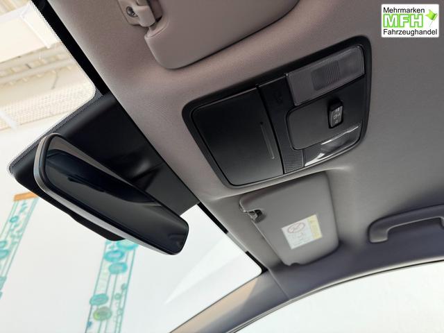 KIA XCEED Deluxe White