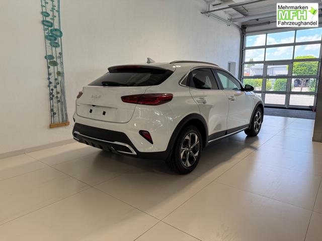 KIA XCEED Deluxe White