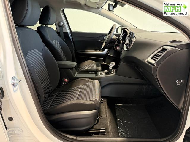 KIA XCEED Deluxe White