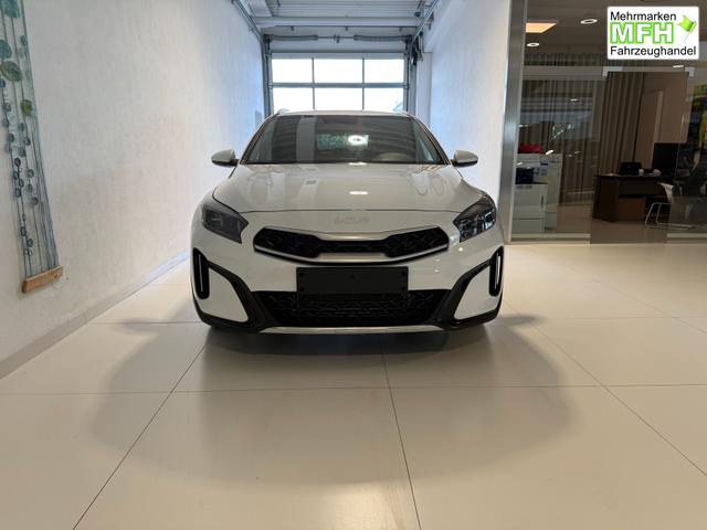 KIA XCEED Deluxe White