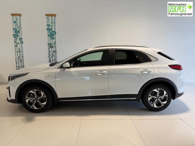 KIA XCEED Deluxe White