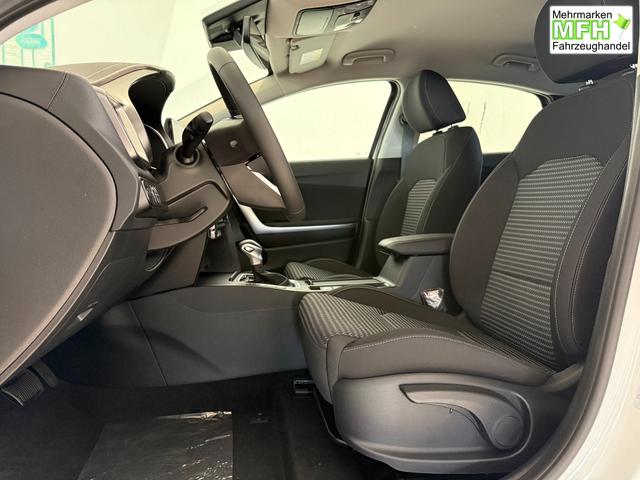 KIA XCEED Deluxe White