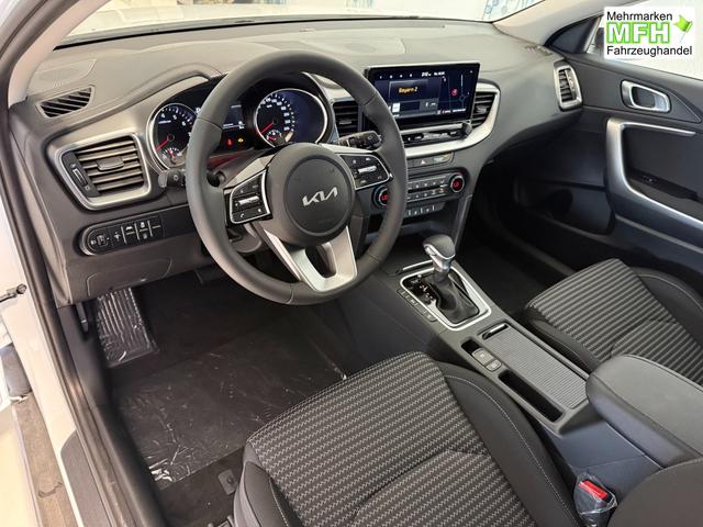 KIA XCEED Deluxe White
