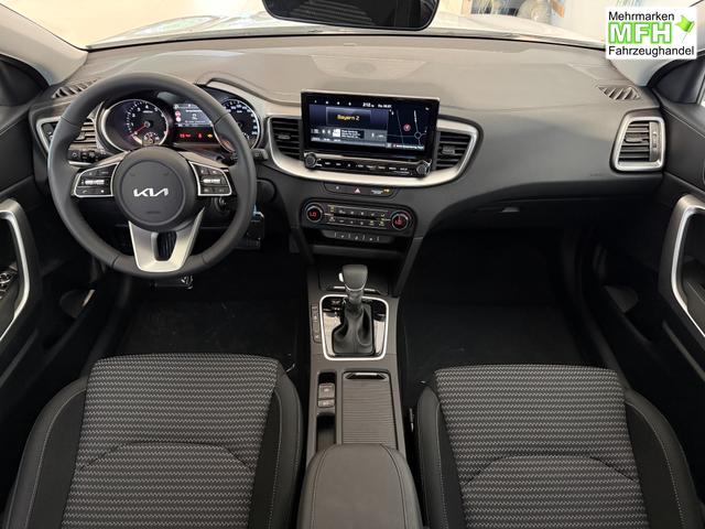 KIA XCEED Deluxe White