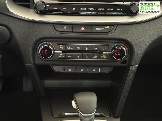 KIA XCEED Deluxe White
