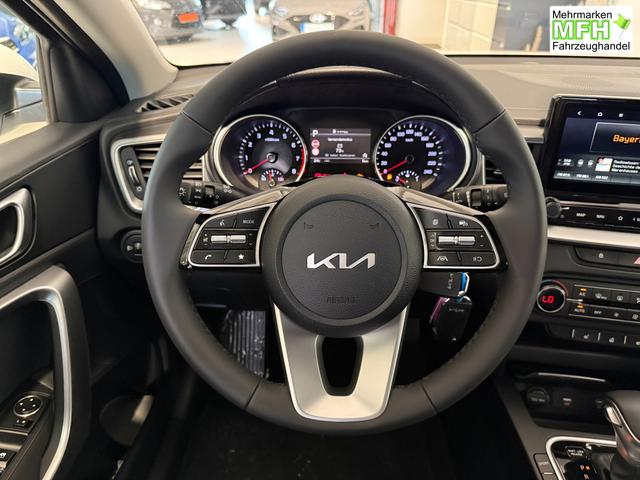 KIA XCEED Deluxe White