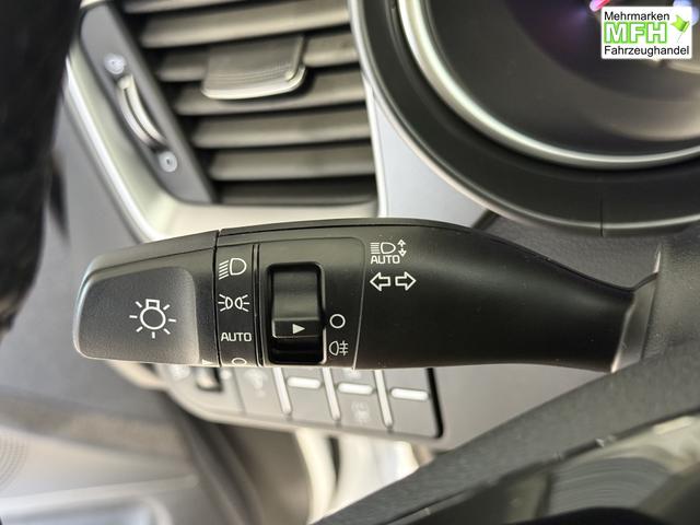 KIA XCEED Deluxe White
