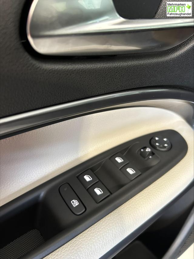 Fiat 600 La Prima Hybrid 1.2 T3 107 kW (145 PS) DCT, Winterpaket, Dolce Vita Paket, Ledersitze Canneloni, Chrom Akzente, Klimaautomatik, Einparkhilfe hinten, LED-Scheinwerfer, Volldigitales Kombiinstrument, Fernlichtassistent, uvm. 