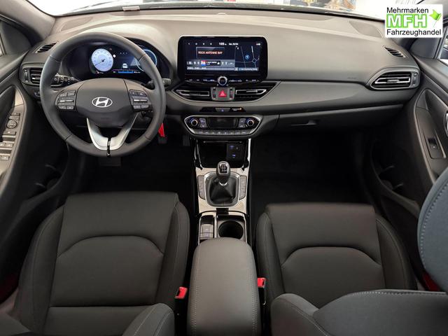 Hyundai i30, Bei den verwendeten Bildern kann es sich um Beispielbilder handeln, ggf. teilweise mit Sonderausstattung.