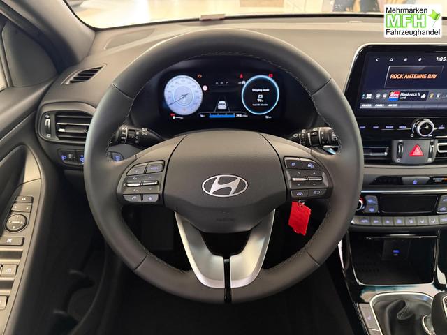 Hyundai i30, Bei den verwendeten Bildern kann es sich um Beispielbilder handeln, ggf. teilweise mit Sonderausstattung.