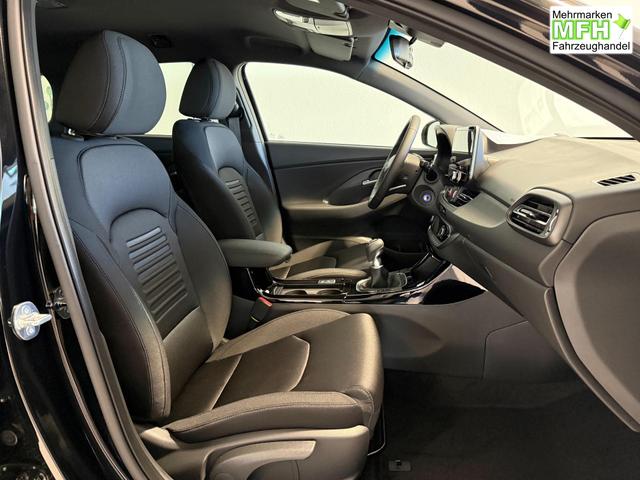 Hyundai i30, Bei den verwendeten Bildern kann es sich um Beispielbilder handeln, ggf. teilweise mit Sonderausstattung.