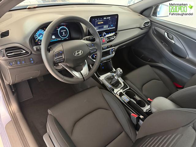 Hyundai i30, Bei den verwendeten Bildern kann es sich um Beispielbilder handeln, ggf. teilweise mit Sonderausstattung.
