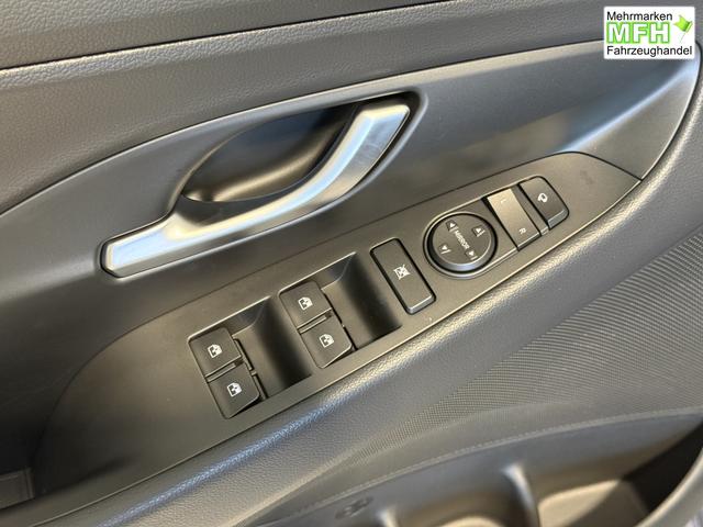 Hyundai i30, Bei den verwendeten Bildern kann es sich um Beispielbilder handeln, ggf. teilweise mit Sonderausstattung.