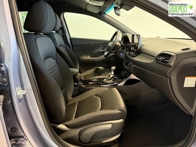 Hyundai i30, Bei den verwendeten Bildern kann es sich um Beispielbilder handeln, ggf. teilweise mit Sonderausstattung.