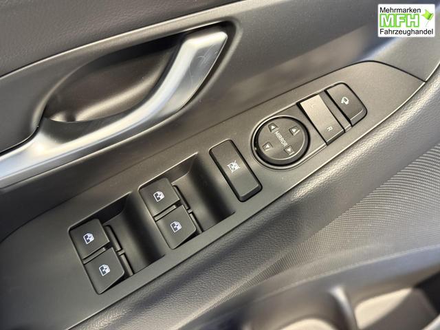 Hyundai i30, Bei den verwendeten Bildern kann es sich um Beispielbilder handeln, ggf. teilweise mit Sonderausstattung.