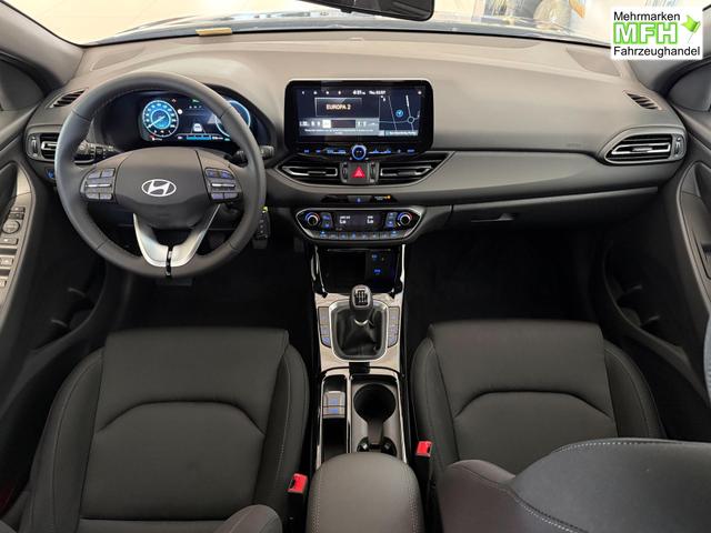 Hyundai i30, Bei den verwendeten Bildern kann es sich um Beispielbilder handeln, ggf. teilweise mit Sonderausstattung.