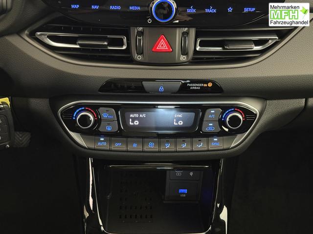 Hyundai i30, Bei den verwendeten Bildern kann es sich um Beispielbilder handeln, ggf. teilweise mit Sonderausstattung.