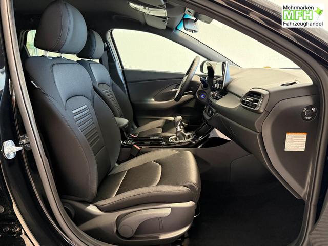 Hyundai i30, Bei den verwendeten Bildern kann es sich um Beispielbilder handeln, ggf. teilweise mit Sonderausstattung.