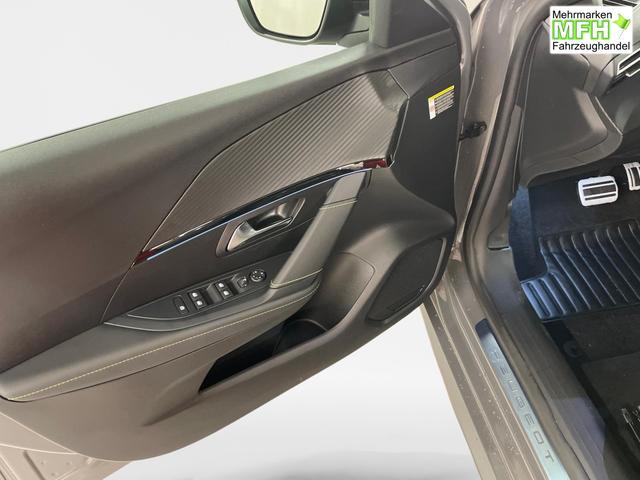 Peugeot e-208 54kWh 156PS/115kW GT Pack 2026, 421km WLTP | +17" ALU +Glasdach +RFK +Adaptiver Tempomat +P.Sensor V+H +EL. Fahrersitz +Massage +Apple CarPlay +W&auml;rmepumpe 
