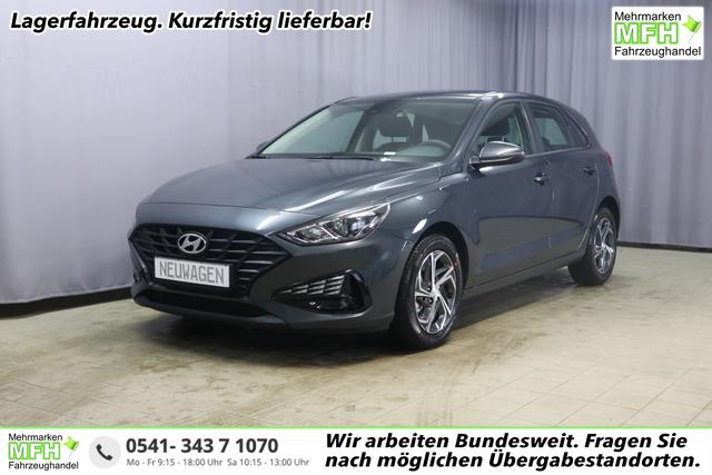 Hyundai i30 - Comfort 1.0 T-GDi 7DCT FL, DCT Automatikgetriebe, Klimaanlage, Sitzheizung, Lederlenkrad, Radio DAB, Freisprecheinrichtung, Lichtsensor, Tempomat, Einparkhilfe hinten, Nebelscheinwerfer, 16 Zoll Leichtmetallfelgen, uvm.