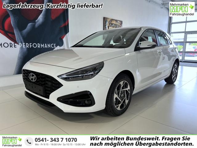 Hyundai i30 - GO 1.0 T-GDI 73 kW (100 PS) Toter-Winkel-Assistent, 2-Zonen-Klimaautomatik, PDC vorne und hinten, Rückfahrkamera, LED-Scheinwerfer, Sitzheizung, Lenkradheizung, Navigationssystem, Radio mit DAB, Apple CarPlay, Android Auto, 16 Zoll Leichtmetallfelgen