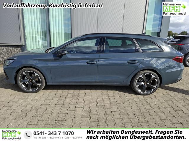 Cupra Leon Sportstourer - Basis 1.5 eTSI 150PS DSG (AUTOMATIK), Fjord-Blau, 18" Alu Garbi, Sitzheizung, M-Lederlenkrad beheizt, Parksensoren vorne und hinten, Adaptiver Tempomat, 3-Zonen-Climatronic, Radio 12,9" + Full Link (Navi-Funktion &uuml;ber Smartphone), Elektr. Heckklappe