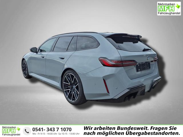 BMW M5 - Touring 4.4 8-Gang Steptronic xDrive