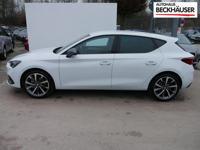 Seat Leon FR 2.0 TDI DSG*RFK*NAVI*TEMPOMAT*TRAVEL ASSIST* FULL LINK* KEYLESS-GO* 