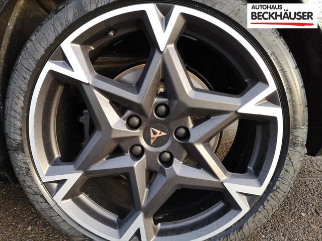 Cupra Leon Sportstourer 2.0 TSI 245 kW 4Drive VZ Kombi 2.0TSI DSG 4x4 AHK GV5 LED el. Hk Pano Navi Sound 