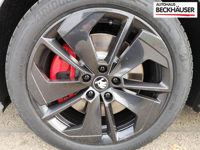 Skoda Octavia Combi 2.0 TSI 195 kW RS Kombi 2.0TSI Pano Matrix Area AHK Sound GV5 
