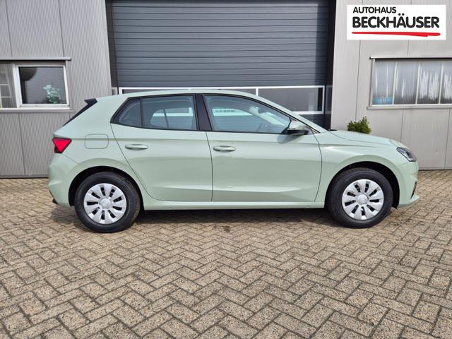 Skoda Fabia 1.0 TSI 95PS Selection 5-t&uuml;rig R&uuml;ckf.Kamera Parksensoren Sitzheizung Multifunktionslenkrad Klima Skoda-Radio Bluetooth Touchscreen Tempomat Nebelsch. Apple CarPlay + Android Auto 