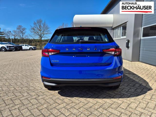 Skoda Fabia 1.0 TSI 95PS Selection 5-t&uuml;rig R&uuml;ckf.Kamera Parksensoren Sitzheizung Multifunktionslenkrad Klima Skoda-Radio Bluetooth Touchscreen Tempomat Nebelsch. Apple CarPlay + Android Auto 