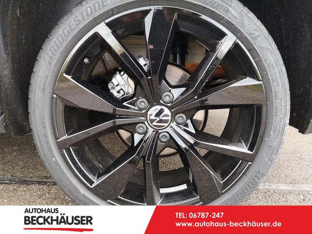 Volkswagen T-Roc - R-Line 1.5TSI DSG AHK Pano ACC 19 Zoll schwarz