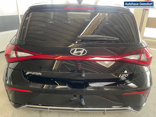 Hyundai / i20 / Schwarz / / / 