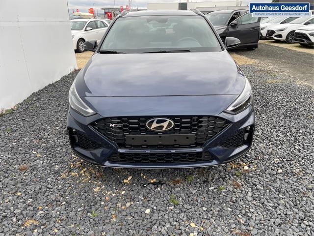 Hyundai / i30 / Weiß / / / 