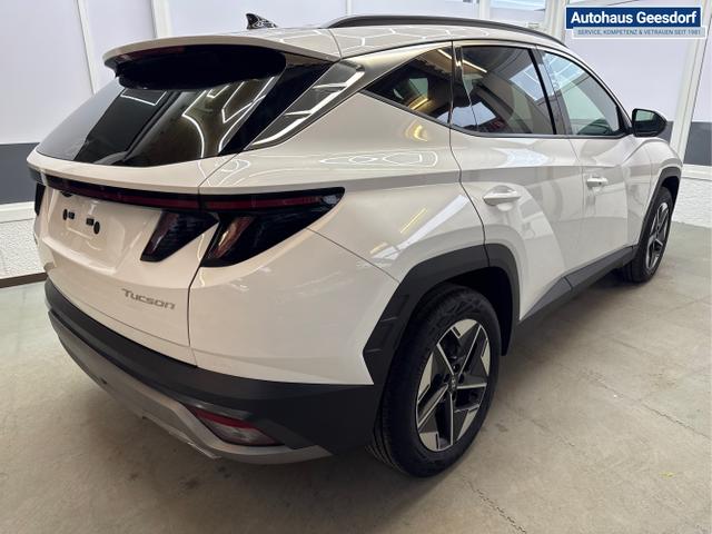 Hyundai / TUCSON FACELIFT / Weiß / / / DCT SHZ El.Heckklappe NAVI E-Shift