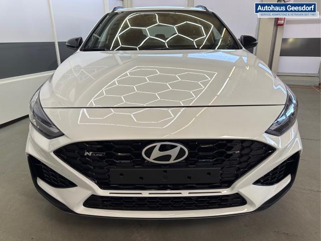 Hyundai / i30 / Weiß / / / N-LINE SHZ NAVI PDC RFK