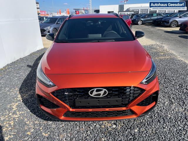 Hyundai / i30 / Weiß / / / 