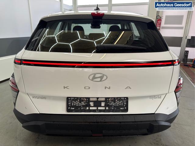 Hyundai / KONA / Weiß / / / DCT ACC NAVI RFK Smart Key