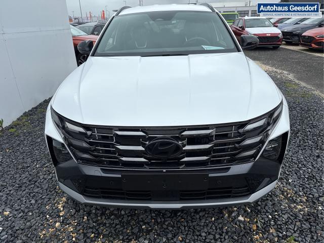 Hyundai / TUCSON FACELIFT / Weiß / / / 