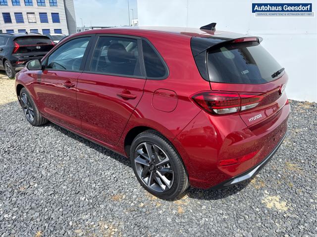 Hyundai / i30 / Weiß / / / 