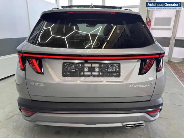 Hyundai / TUCSON FACELIFT / Shimmering Silver R2T / / / DCT 20th Anniversary ACC NAVI PANO KRELL 360 SHZ 