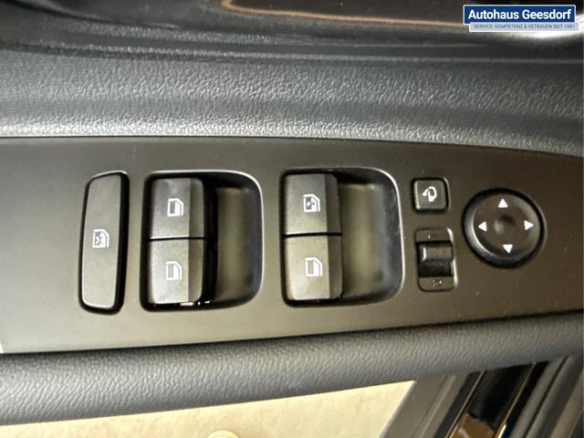 Hyundai / BAYON / Schwarz / / / NAVI SHZ RFK PDC KLIMAAUTOMATIK Licht/Regensensor