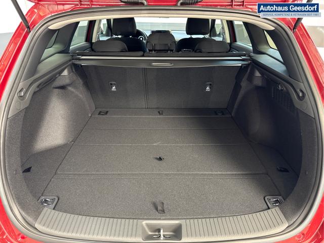 Hyundai / i30 / Rot / / / EDITION NAVI SHZ KLIMAAUTOMATIK RFK LED PDC v+h