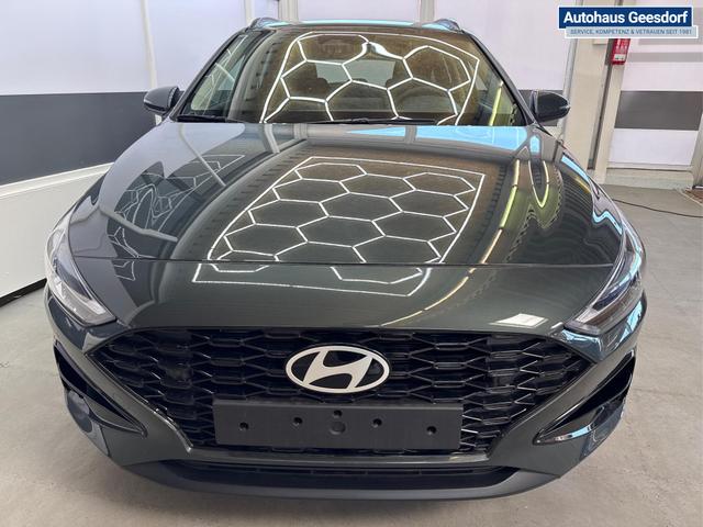 Hyundai i30 Kombi STYLE EDITION NAVI SHZ KLIMAAUTOMATIK RFK LED PDC v+h 