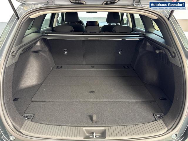 Hyundai i30 Kombi STYLE EDITION NAVI SHZ KLIMAAUTOMATIK RFK LED PDC v+h 