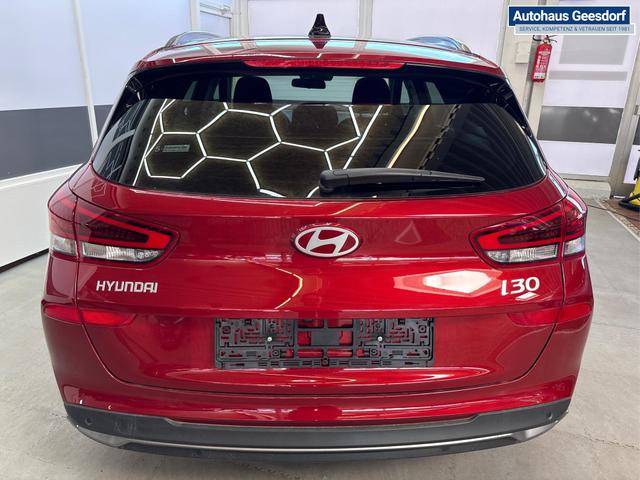 Hyundai i30 Kombi STYLE EDITION NAVI SHZ KLIMAAUTOMATIK RFK LED PDC v+h 