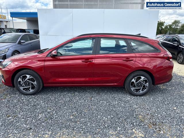 Hyundai / i30 / Rot / / / NAVI SHZ RFK PDC v+h 
