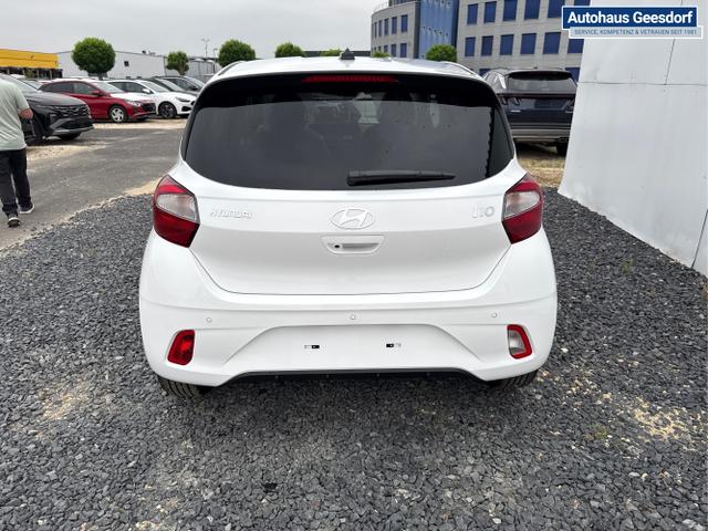 Hyundai / i10 / Weiß / / / AUT NAVI SHZ TEMPOMAT 