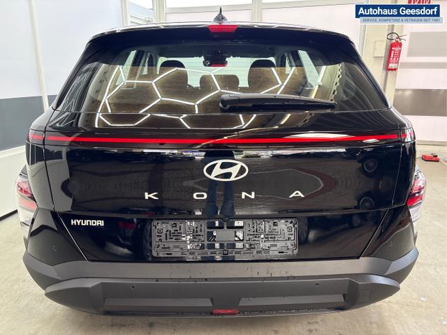 Hyundai / KONA / Schwarz / / / NAVI KLIMAAUTOMATIK PDC v+h RFK